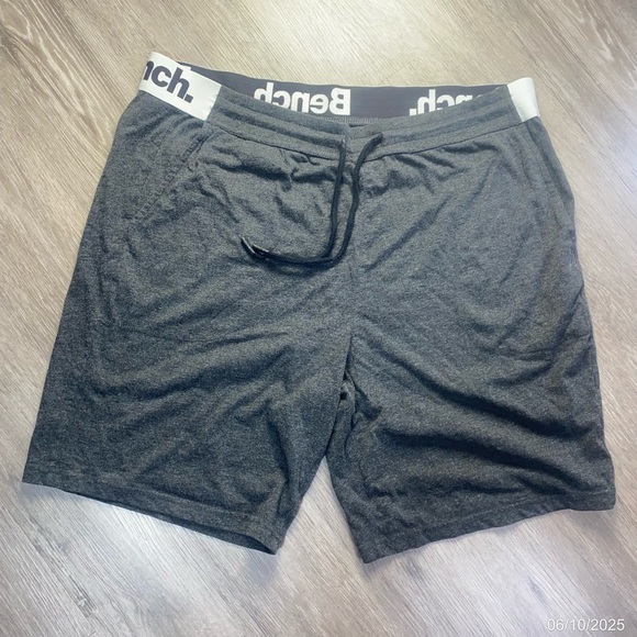 Bench Men’s Drawstring Lounge Shorts Gray Size Large Elastic Logo Waistband - Picture 5 of 5